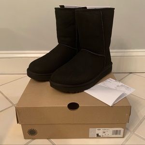 *New* UGG Classic Short Sheepskin Boots in Black